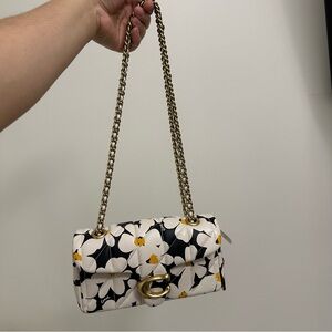 Coach Floral Quilted Tabby 20 Shoulder Bag in Daisy Print